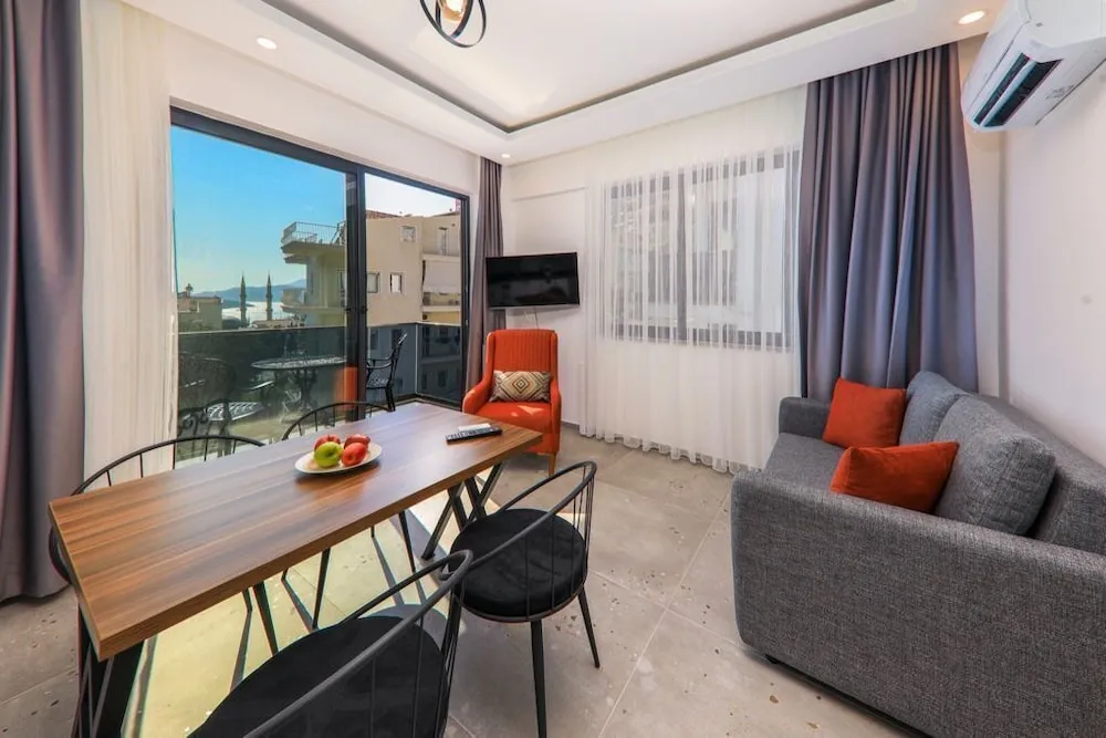 Deluxe Condo, 1 Queen Bed with Sofa bed, Non Smoking, Sea View