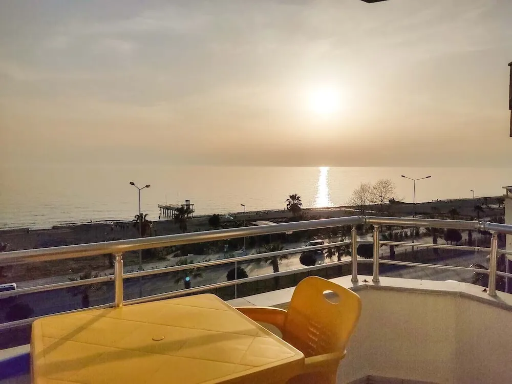 Standard Tek Büyük veya İki Ayrı Yataklı Oda, Deniz Manzaralı