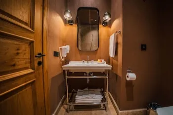 The Remote Hotel
