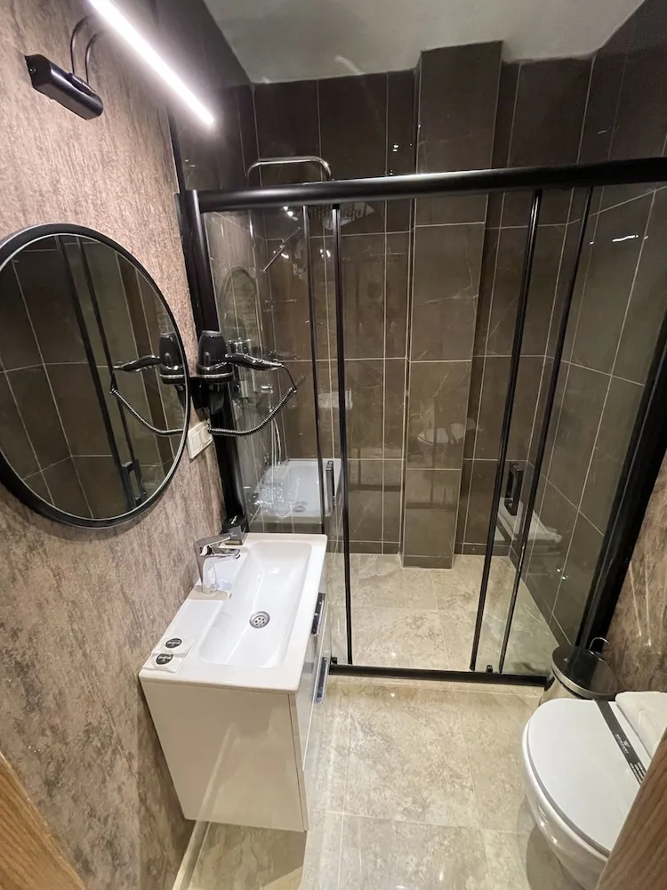 Standard Tek Büyük Yataklı Oda