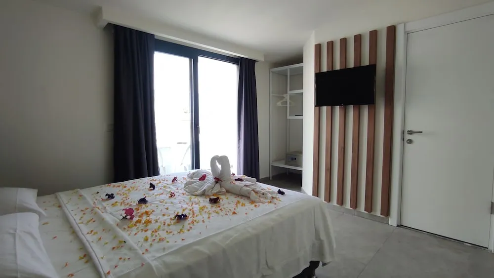 Deluxe Oda, 1 Yatak Odası, Kısmi Deniz Manzaralı