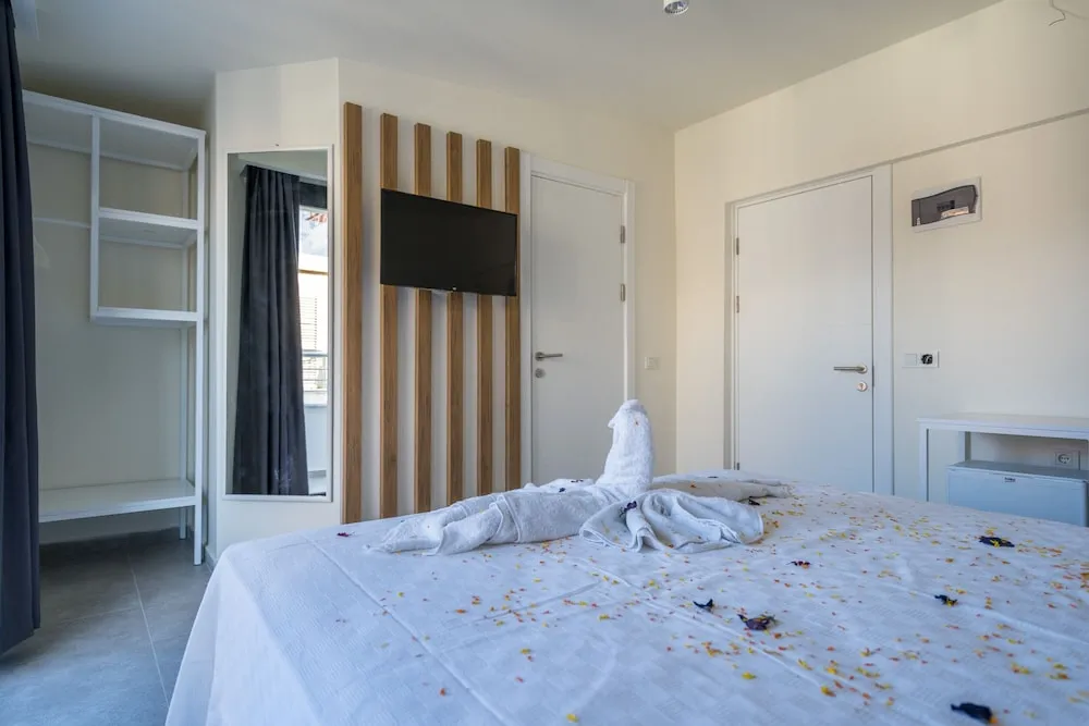 Deluxe Oda, 1 Yatak Odası, Kısmi Deniz Manzaralı