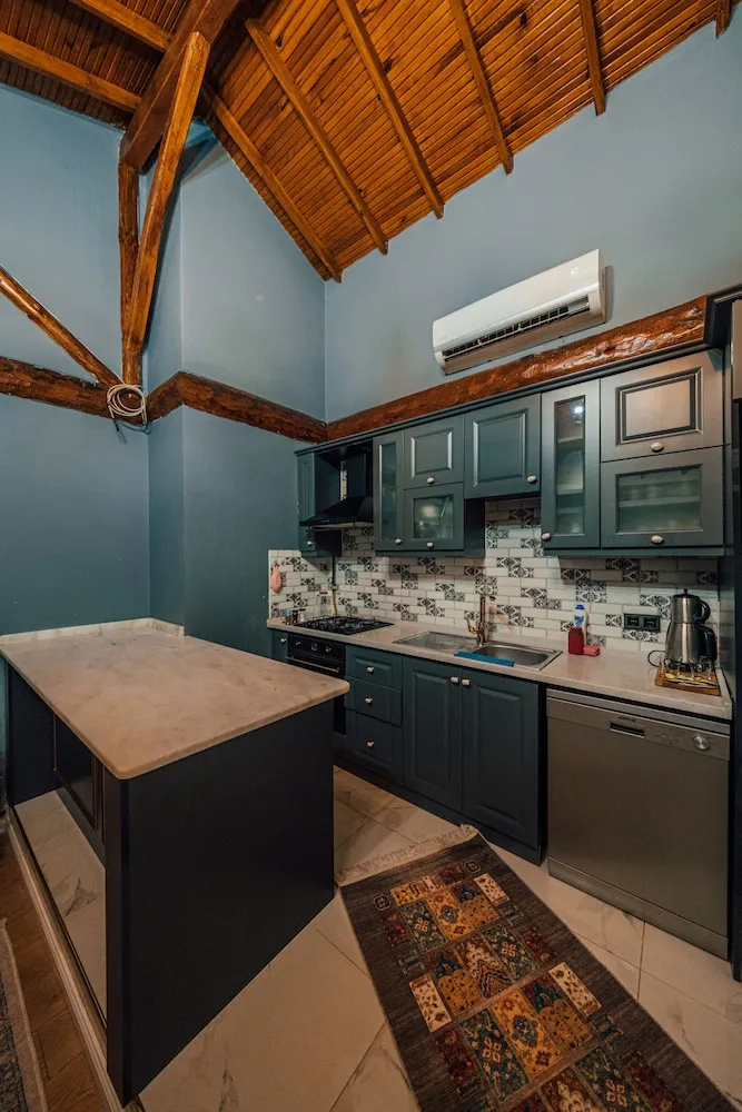 World Deluxe 4+1 Jakuzili ( Zoisite)