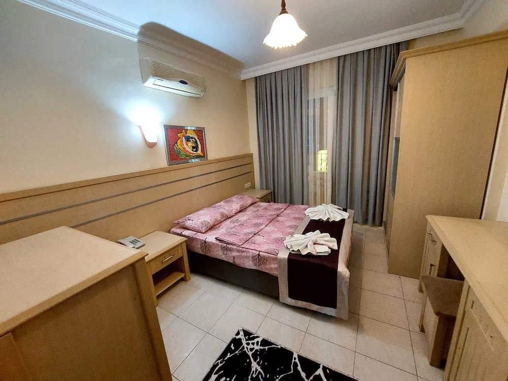 Family Dört Kişilik Oda, Sigara İçilmez, Havuz Manzaralı