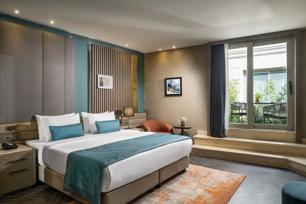 Deluxe Tek Büyük Yataklı Oda (Garden)
