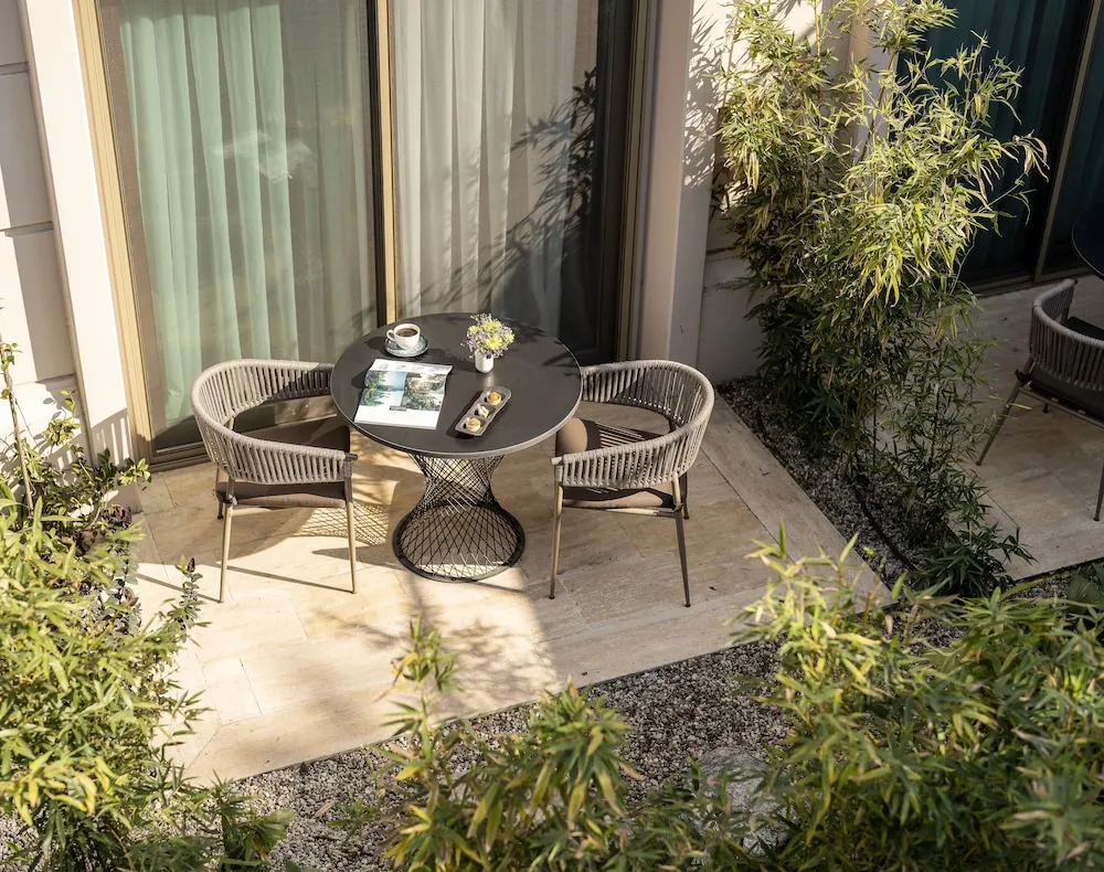 Deluxe Tek Büyük Yataklı Oda (Garden)