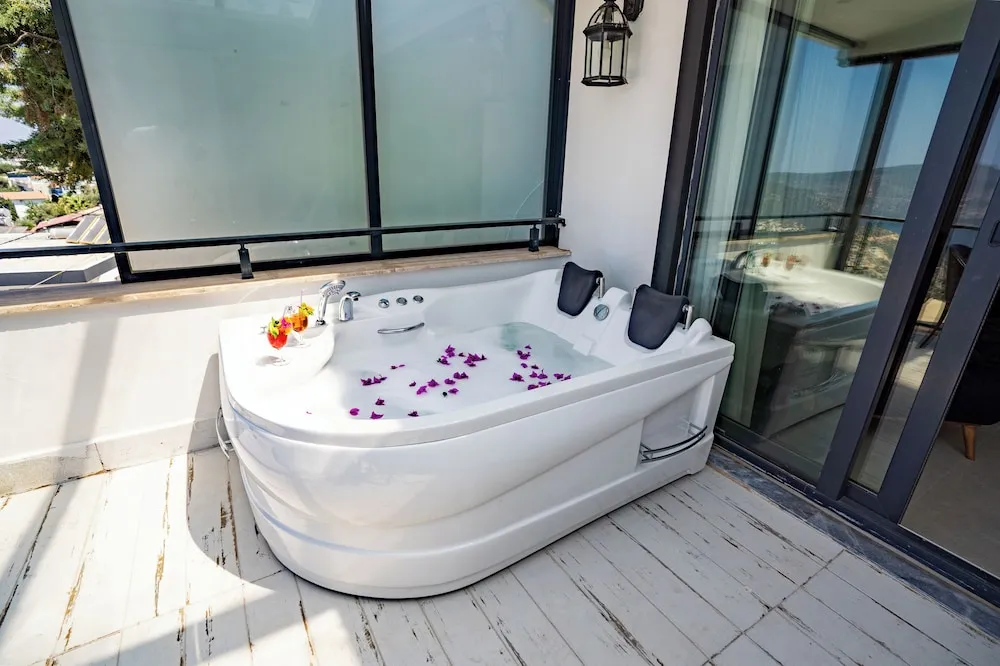 Royal Çatı Katı Süiti (Penthouse), 1 Yatak Odası, Sıcak Su Küveti, Deniz Manzaralı