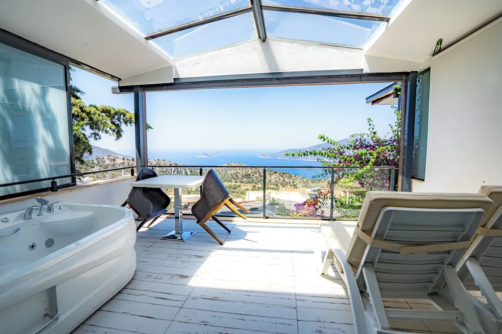 Royal Çatı Katı Süiti (Penthouse), 1 Yatak Odası, Sıcak Su Küveti, Deniz Manzaralı