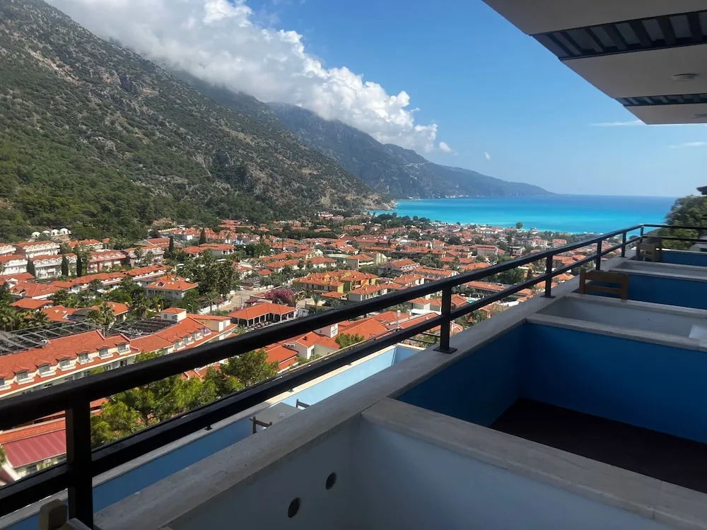Standard Tek Büyük veya İki Ayrı Yataklı Oda, Deniz Manzaralı