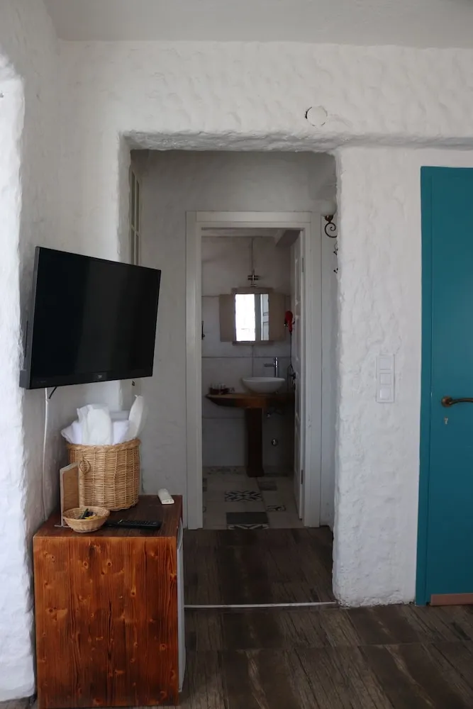 Deluxe Üç Kişilik Oda, Avlu Manzaralı