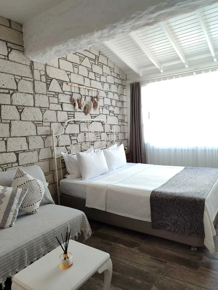 Comfort Oda, 1 Büyük (Queen) Boy Yatak ve Çekyat, Şehir Manzaralı