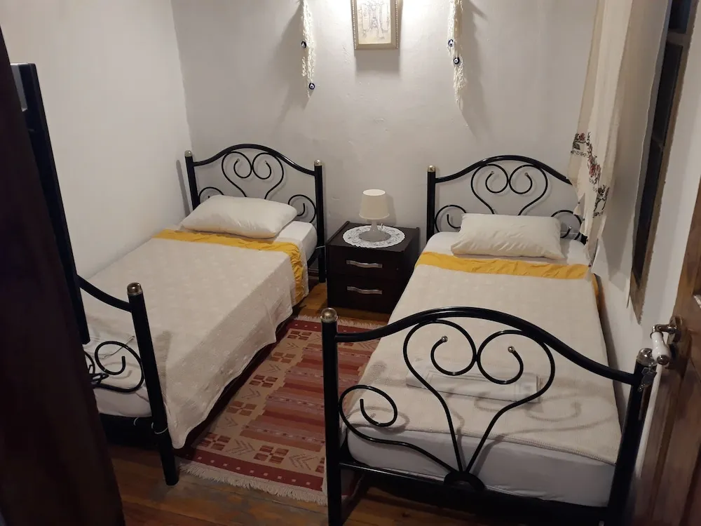 Basic İki Ayrı Yataklı Oda