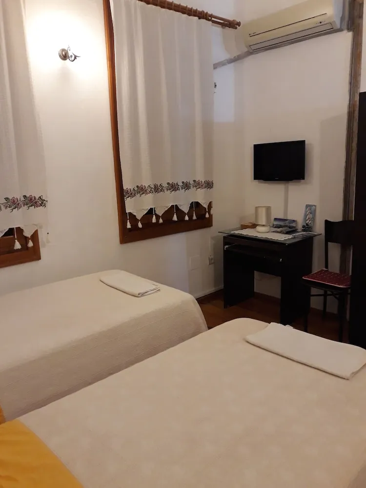 Economy Üç Kişilik Oda