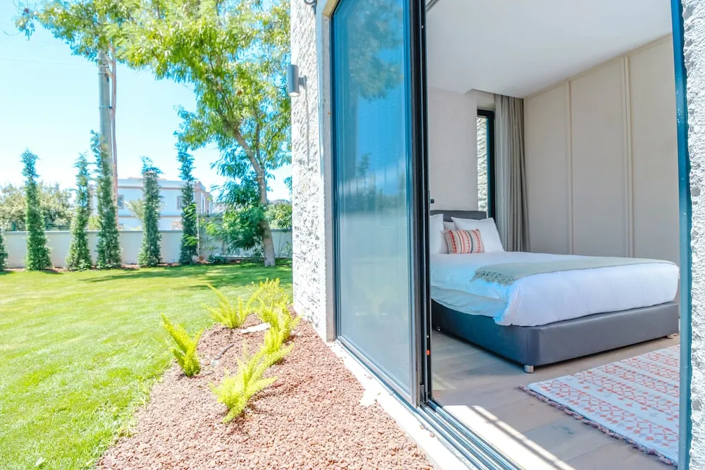 Deluxe Villa, 4 Yatak Odası, Kişiye Özel Havuzlu, Bahçe Manzaralı