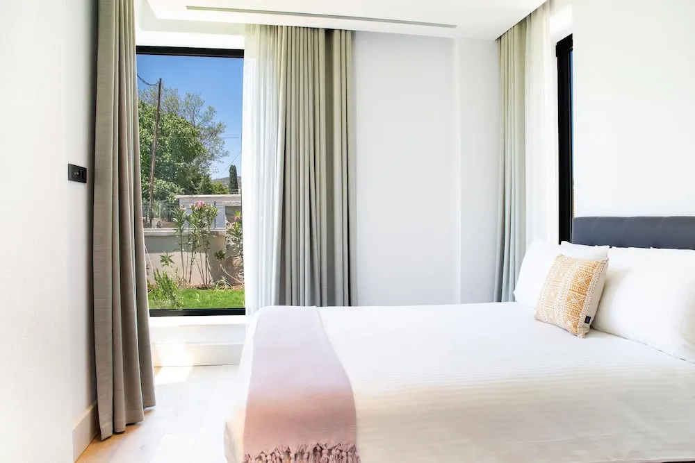 Deluxe Villa, 4 Yatak Odası, Kişiye Özel Havuzlu, Bahçe Manzaralı