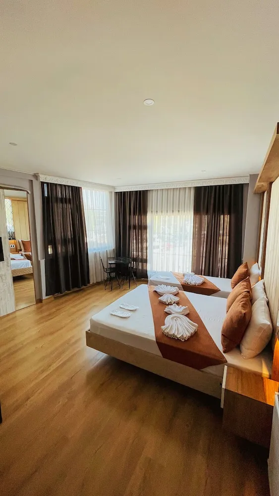 Superior Üç Kişilik Oda, Şehir Manzaralı