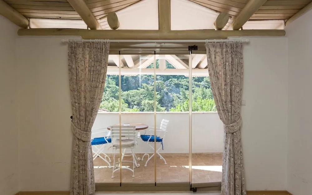 Executive Suite Room with Balcony and Forest View