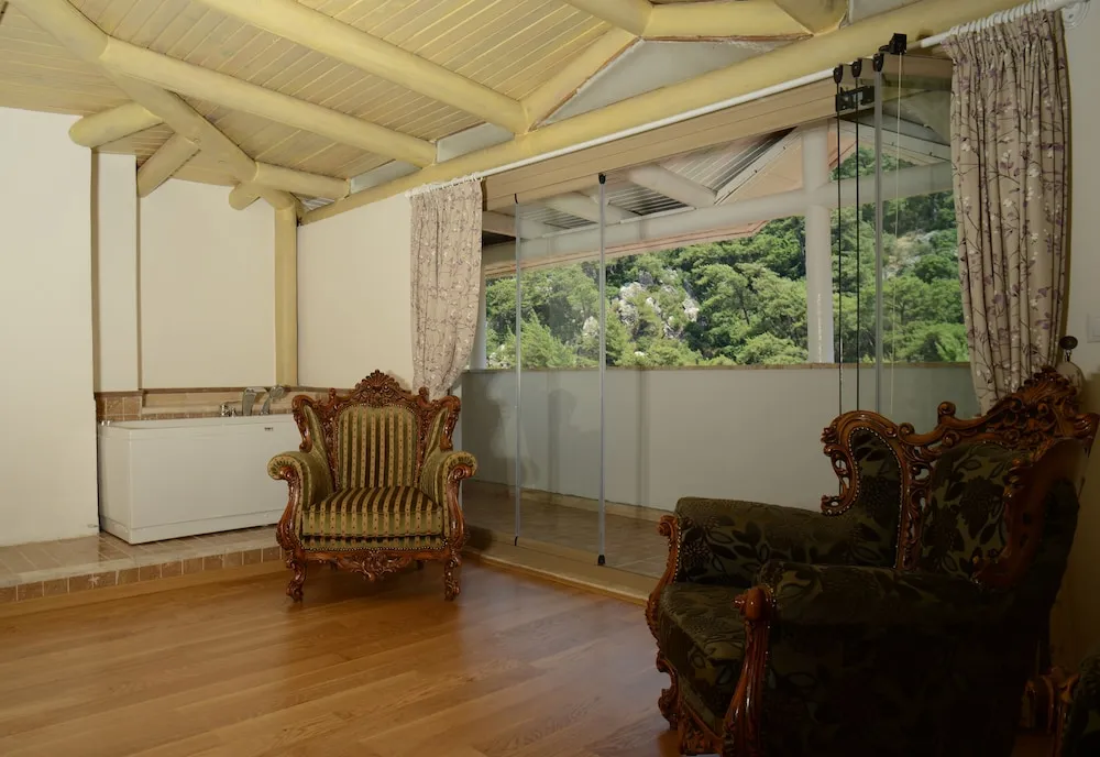 Executive Suite Room with Balcony and Forest View