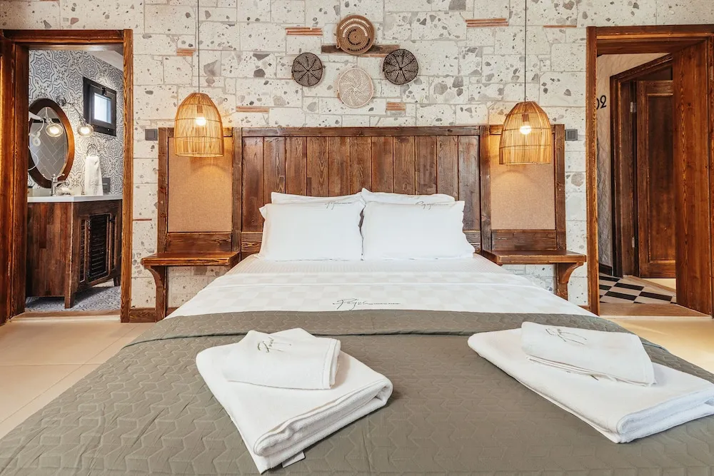 Standard Tek Büyük Yataklı Oda