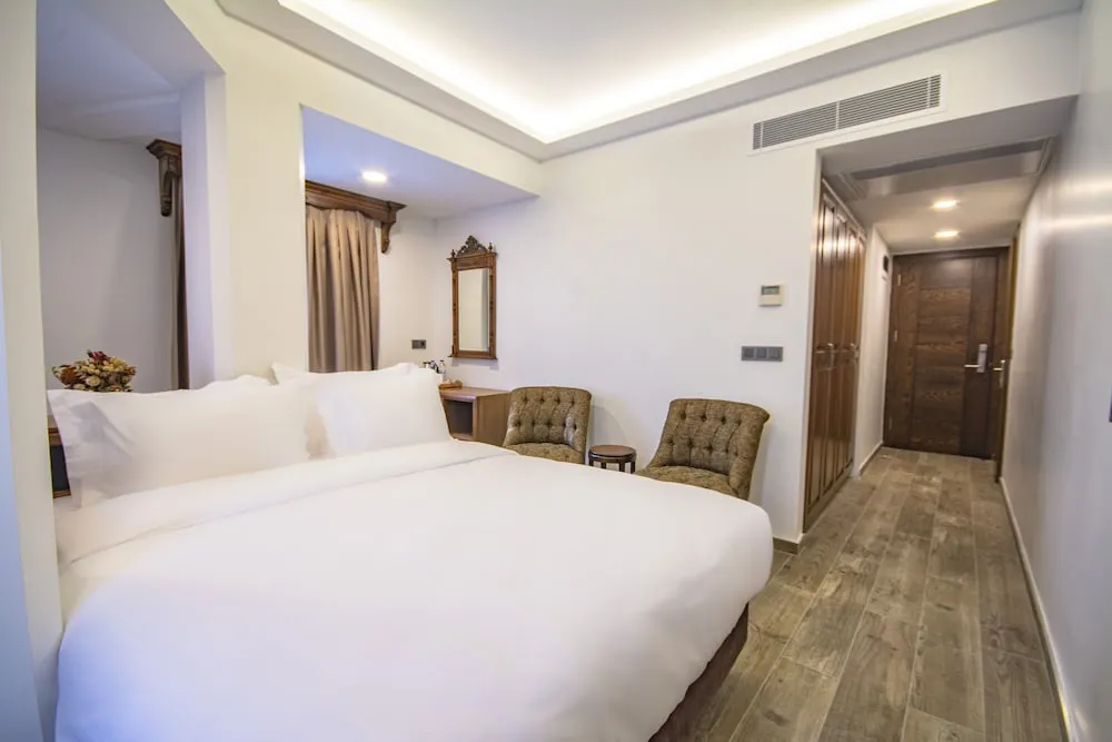 Deluxe Tek Büyük Yataklı Oda