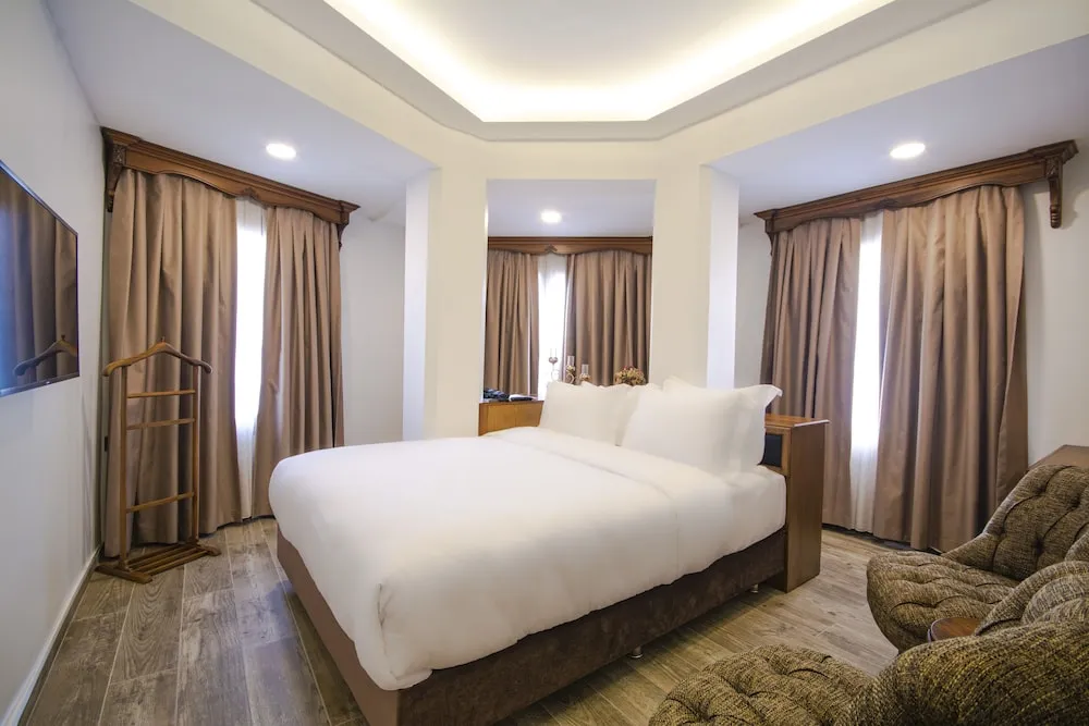 Deluxe Tek Büyük Yataklı Oda
