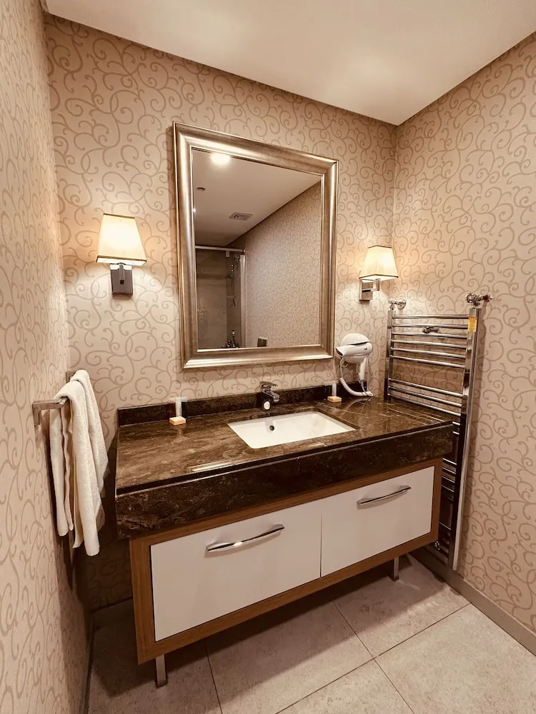 3 Bedroom Suite