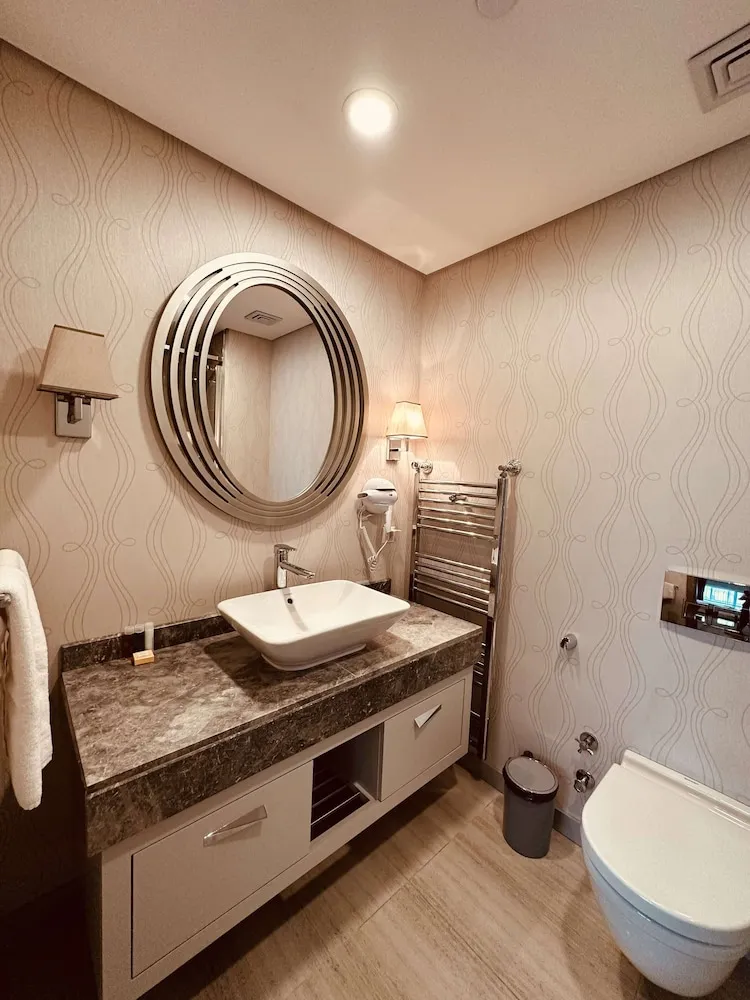2 Bedroom Suite