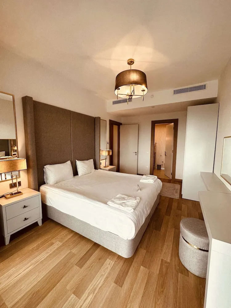 2 Bedroom Suite