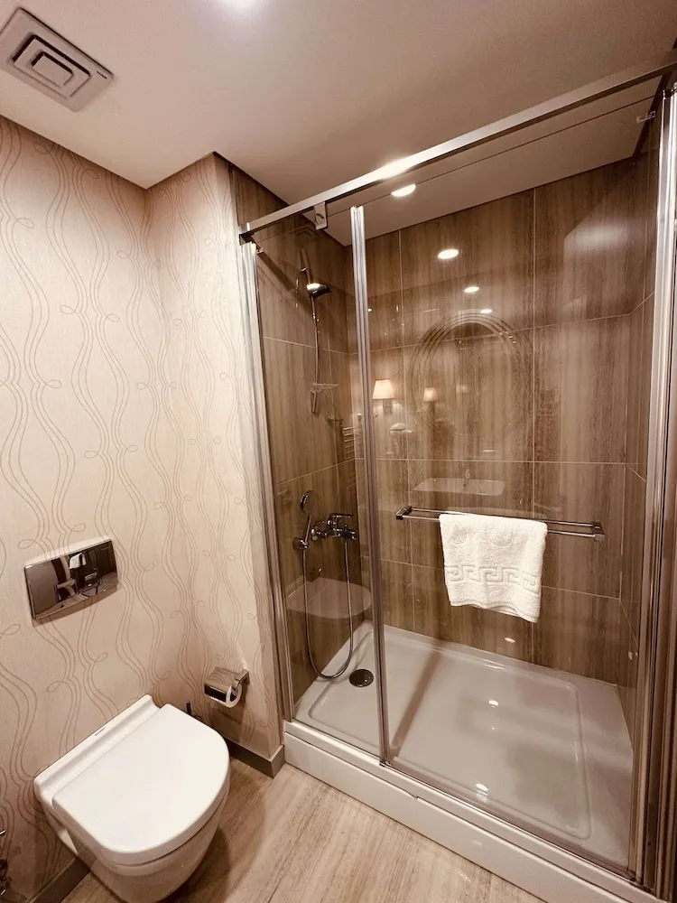 2 Bedroom Suite