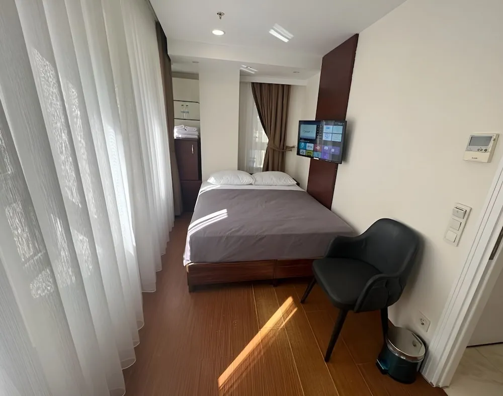 Economy Tek Büyük Yataklı Oda