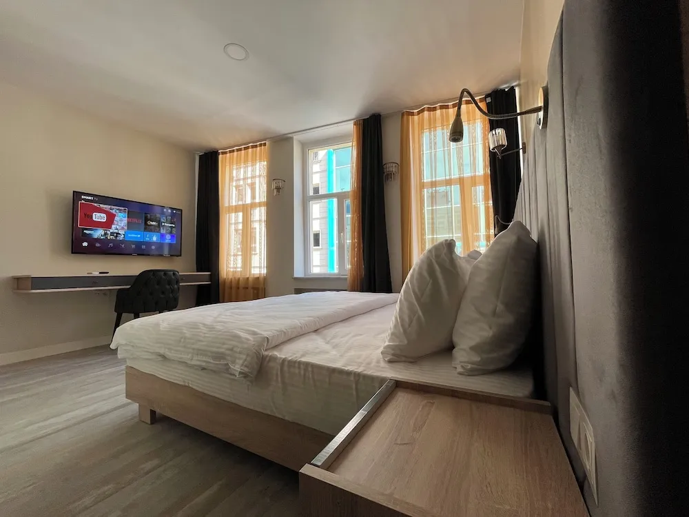 Deluxe Tek Büyük Yataklı Oda