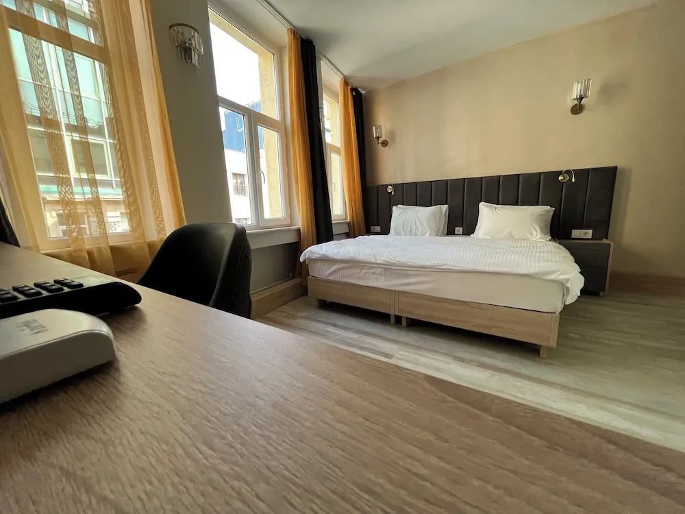 Deluxe Tek Büyük Yataklı Oda