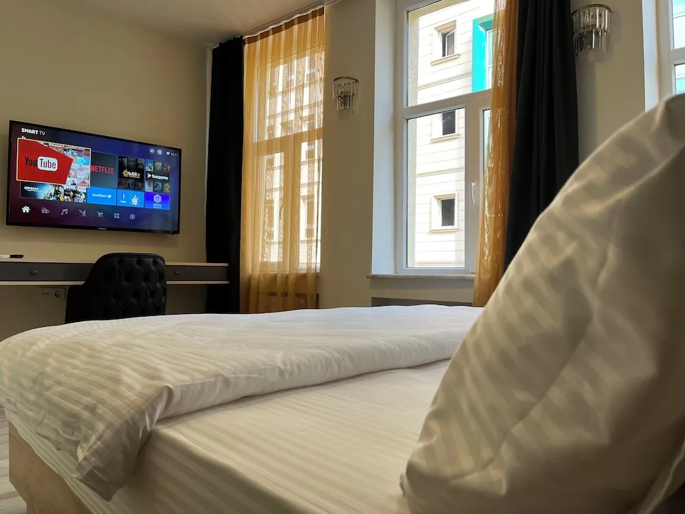 Deluxe Tek Büyük Yataklı Oda