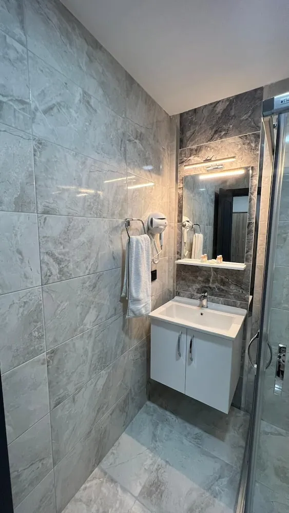 Deluxe Üç Kişilik Oda