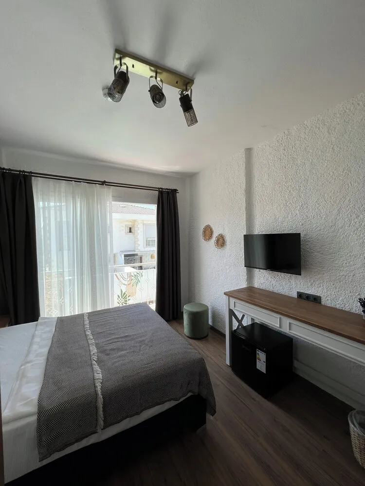 Deluxe Tek Büyük Yataklı Oda