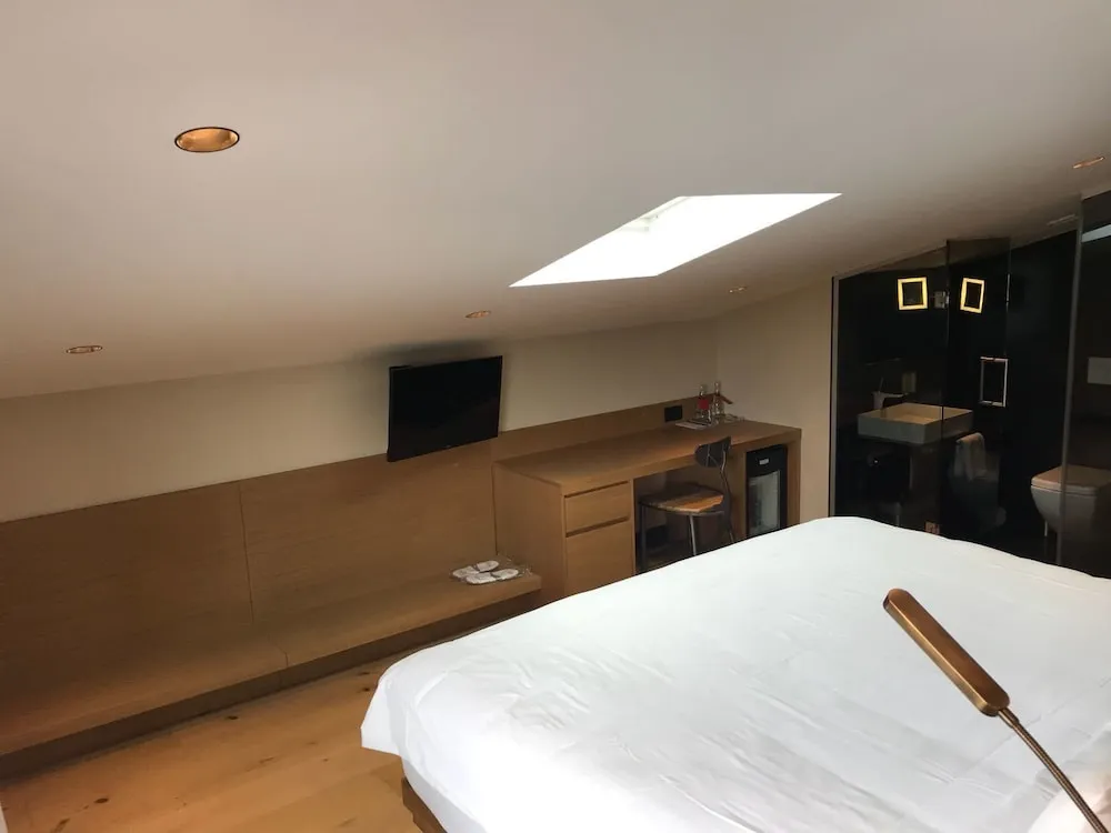 Corner Room