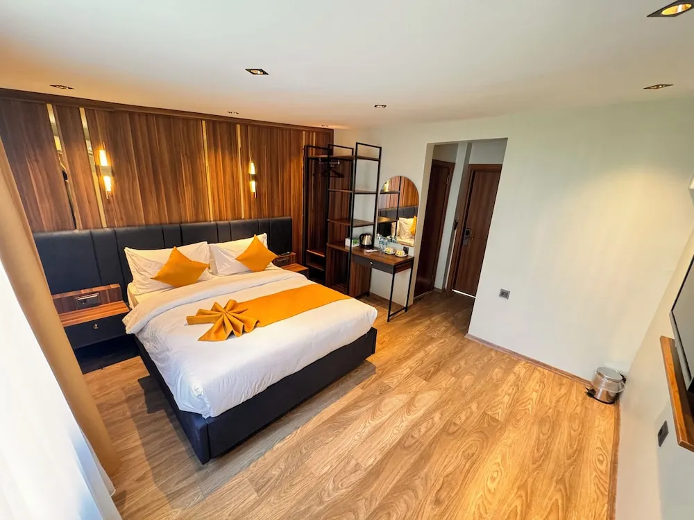 Standard Tek Büyük Yataklı Oda