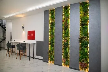 Zoom Hotel