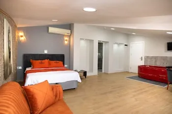 Zoom Hotel