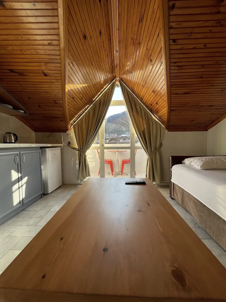 Economy Çatı Katı (Loft)