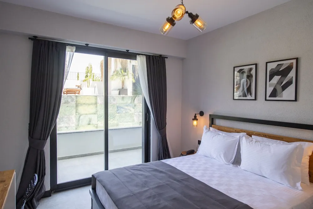 Deluxe Tek Büyük Yataklı Oda