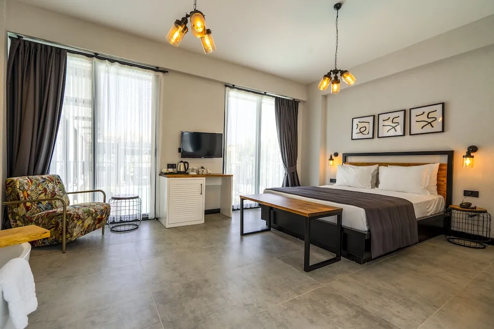 Luxury Tek Büyük Yataklı Oda