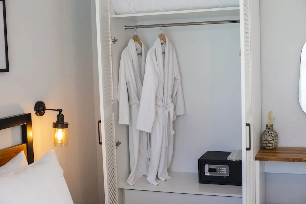 Luxury Tek Büyük Yataklı Oda