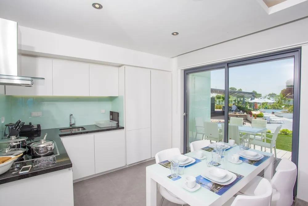 Family Oda, 2 Yatak Odası, Havuz Manzaralı