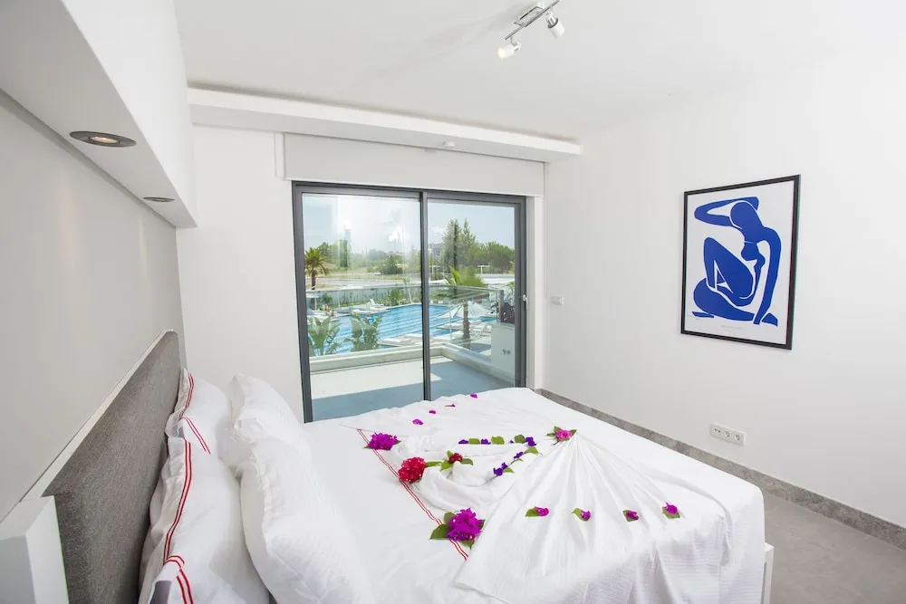 Family Oda, 2 Yatak Odası, Havuz Manzaralı