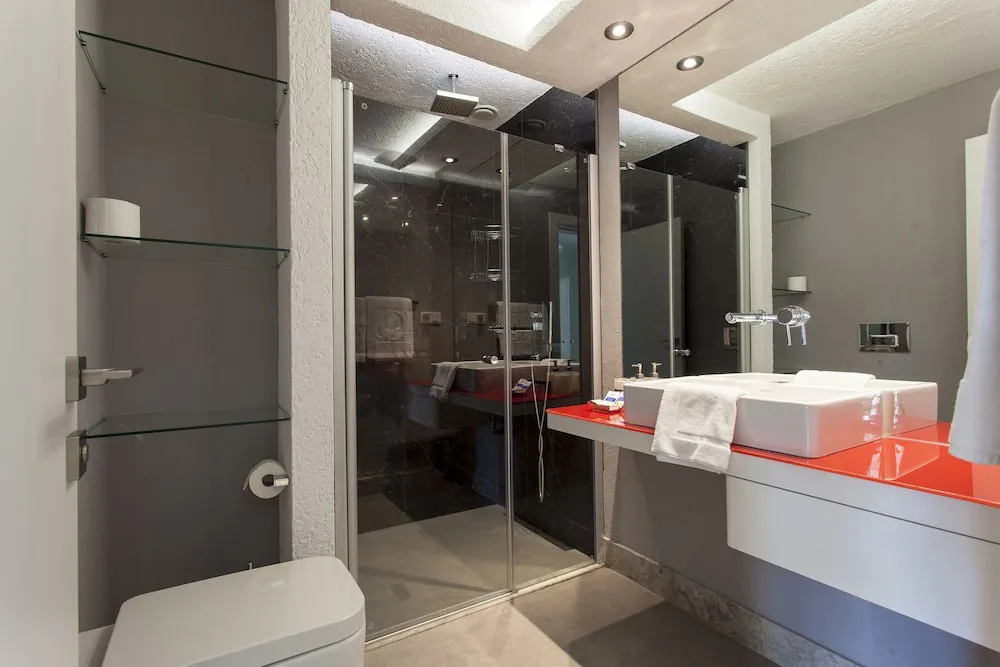 Standard Daire, Havuz Manzaralı