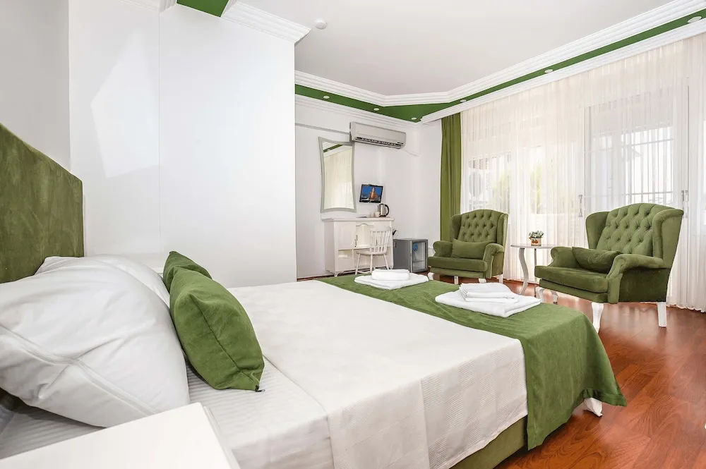 Deluxe Tek Büyük Yataklı Oda