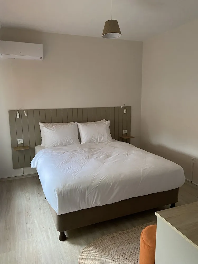 Standard Tek Büyük Yataklı Oda