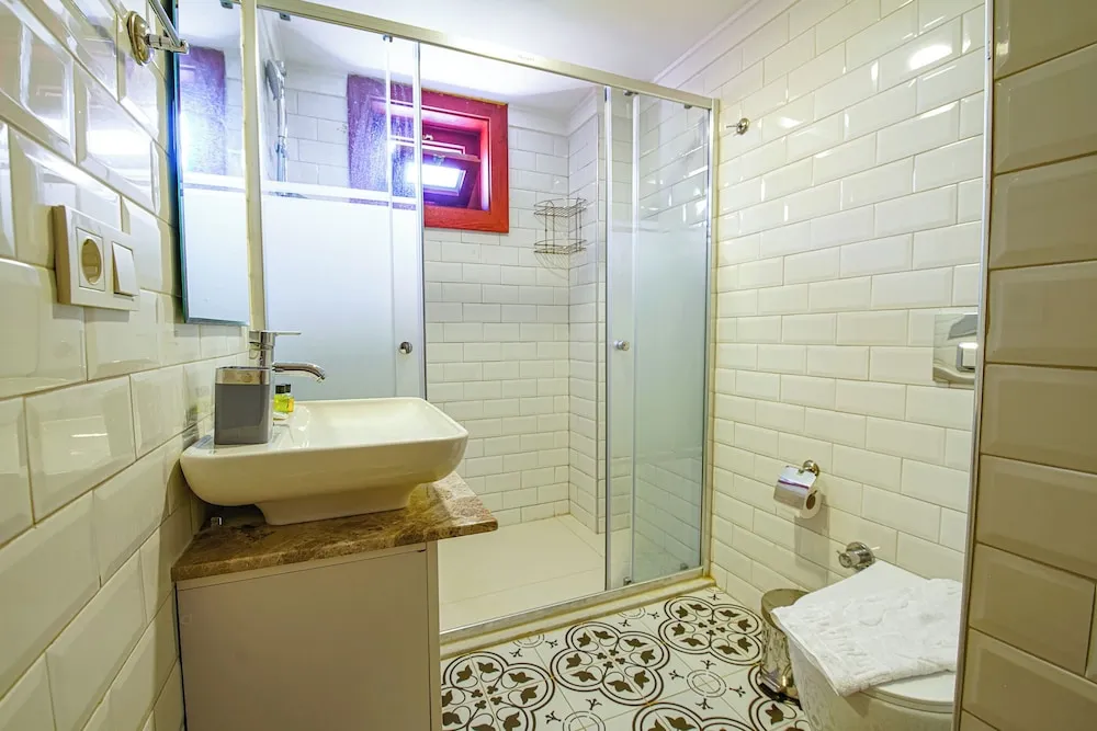 Economy Semi Basement Double Room, 1 Double Bed
