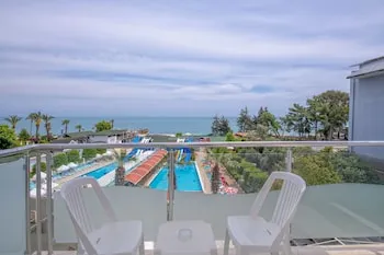 Lims Bona Dea Beach Hotel – All Inclusive